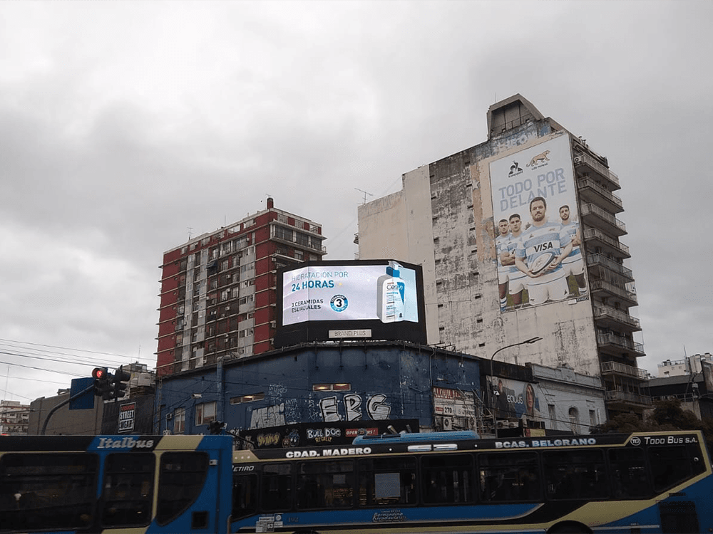 Cerave presentó su crema hidratante en pDOOH con Taggify — Imagen 3