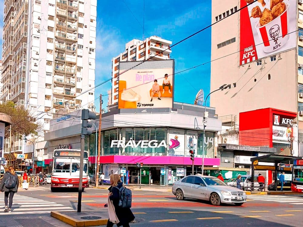 Topper impactó a nivel nacional en su campaña DOOH con Taggify — Imagen 2