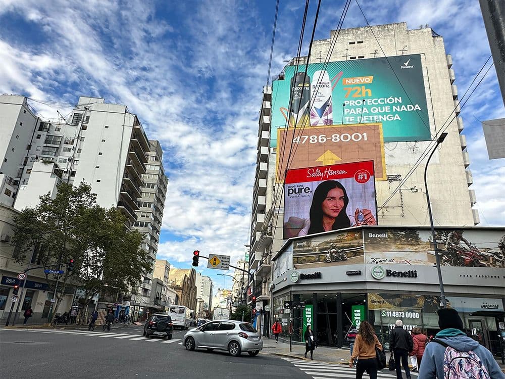 Sally Hansen shines with its pDOOH campaign with Taggify — Image 1