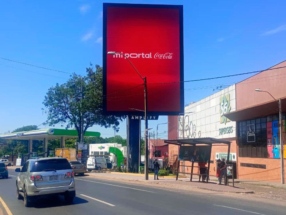 Coca-Cola celebró la Navidad con pDOOH y Taggify en Paraguay — Imagen 1