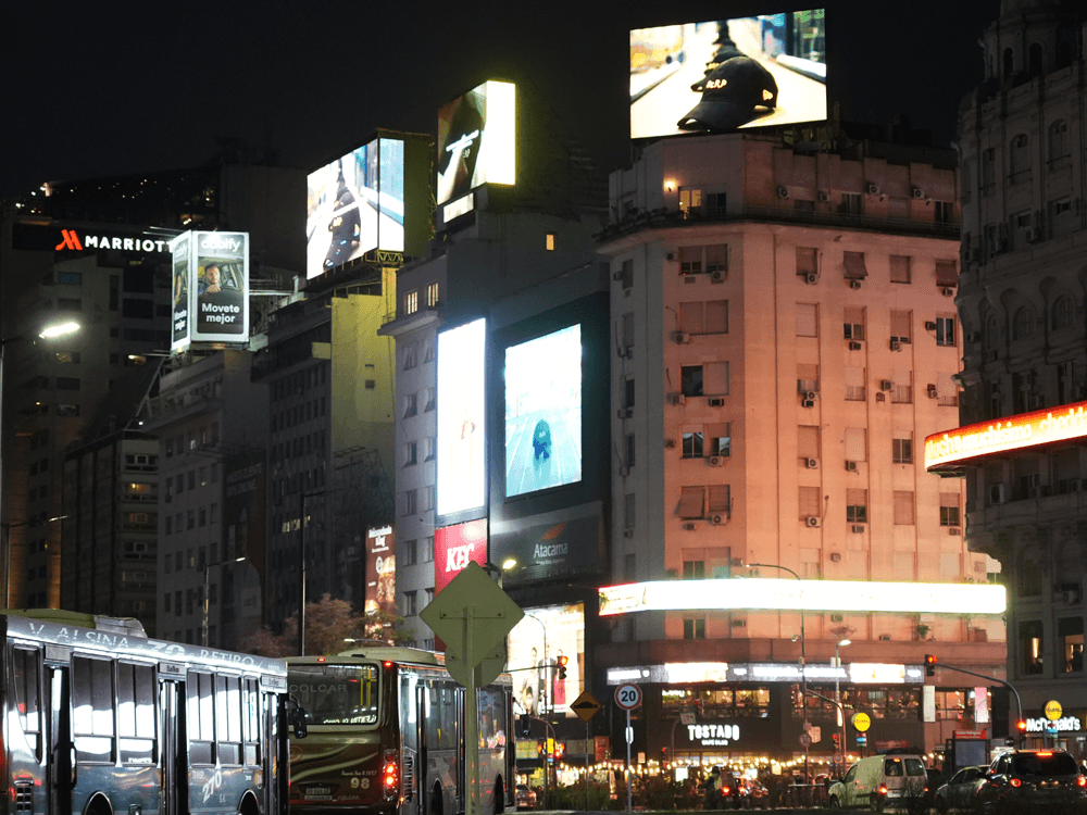 Mercado Libre and Bizarrap fascinate with their DOOH campaign at the Obelisk in Buenos Aires — Image 2