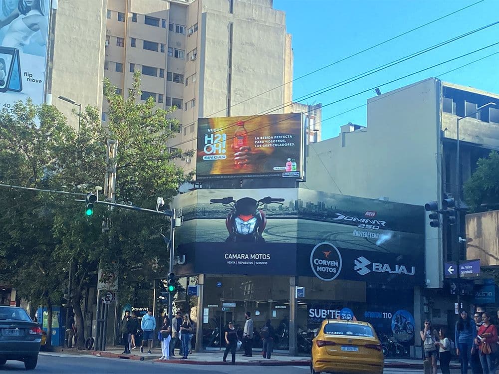 H2O advertised its new line of soft drinks in outdoor advertising with Taggify — Image 3