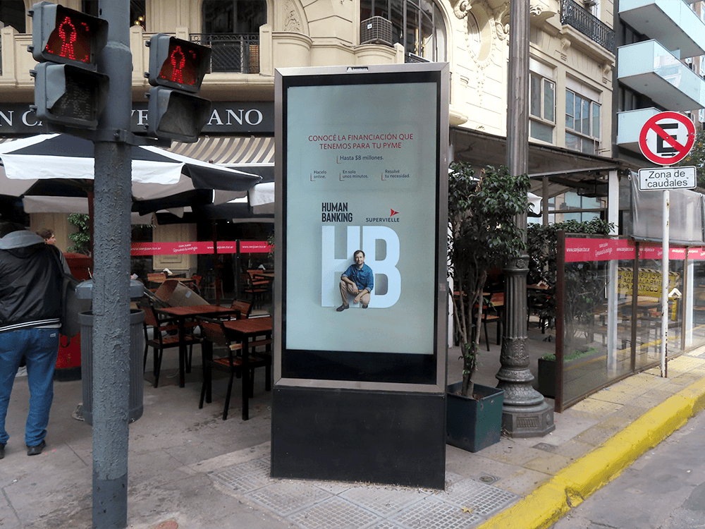 Visual real-time impact: Banco Supervielle's programmatic campaign in Buenos Aires — Image 1