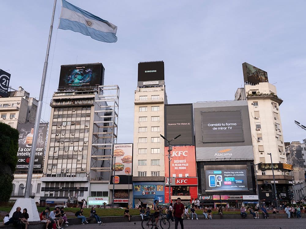 Samsung Stood Out in Buenos Aires with pDOOH and Taggify — Image 1