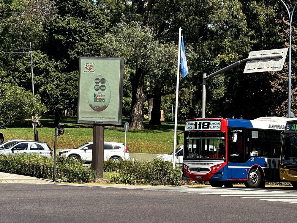 Felices Pascuas con Kinder y Taggify en Buenos Aires — Imagen 1