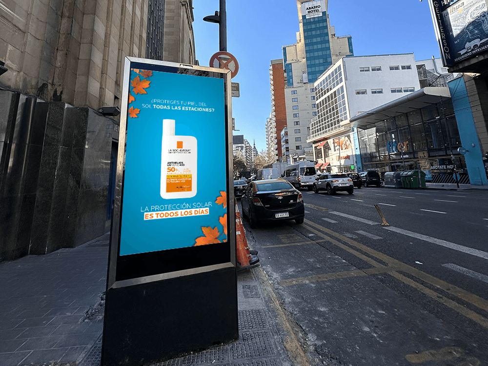 La Roche-Posay makes an impactful dynamic content outdoor campaign with Taggify — Image 1