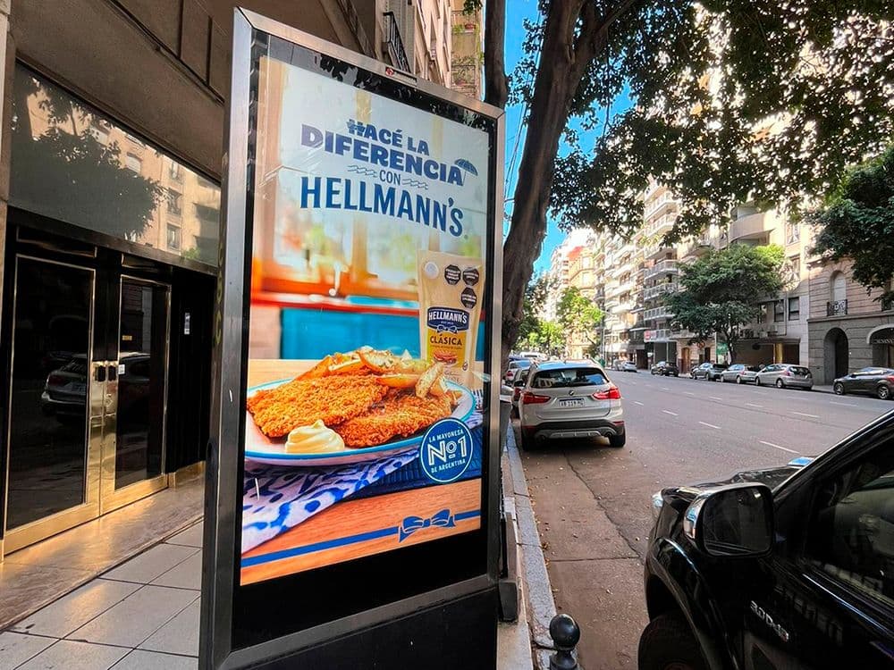 Hellmann's Unveils its Formula in its DOOH Campaign with Taggify — Image 1