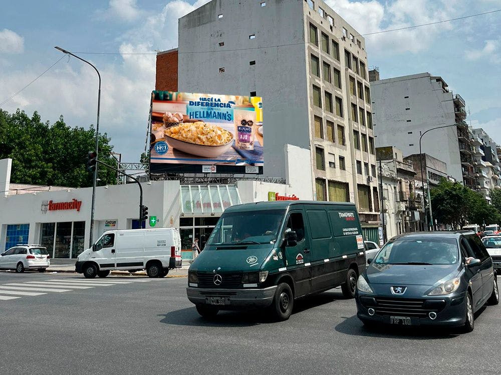 Hellmann's Unveils its Formula in its DOOH Campaign with Taggify
