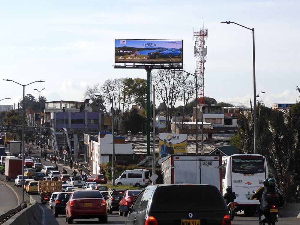 Subaru's impressive DOOH campaign in Colombia with Taggify