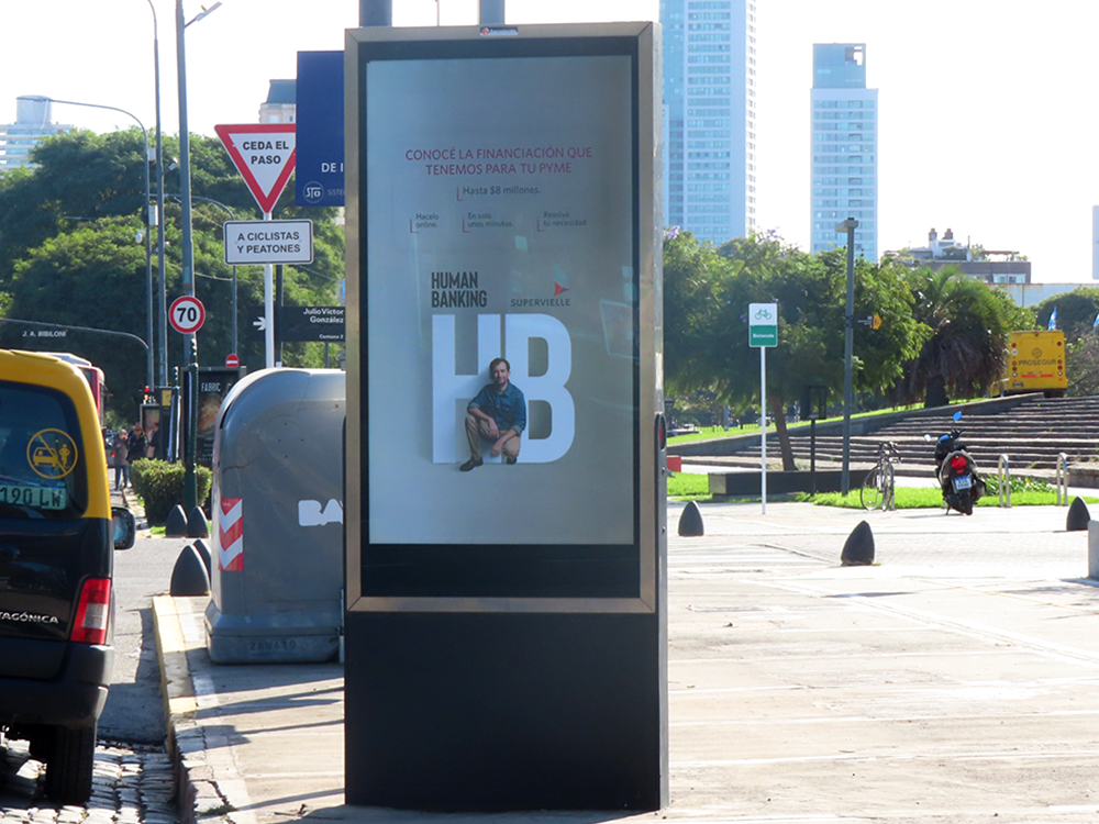 Visual real-time impact: Banco Supervielle's programmatic campaign in Buenos Aires