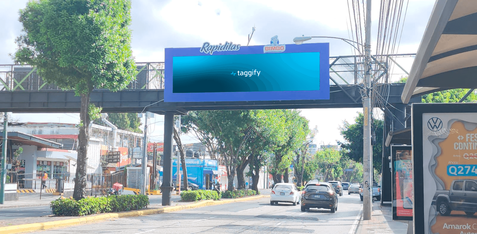 Guatemala - Pasarela frente a C.C. Montufar - 1, Guatemala