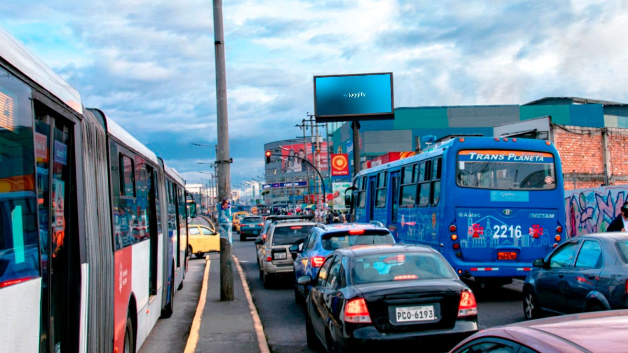 Villaflora - Av Pedro Vicente Maldonado Y Av Alamor Cc El Recreo, Quito