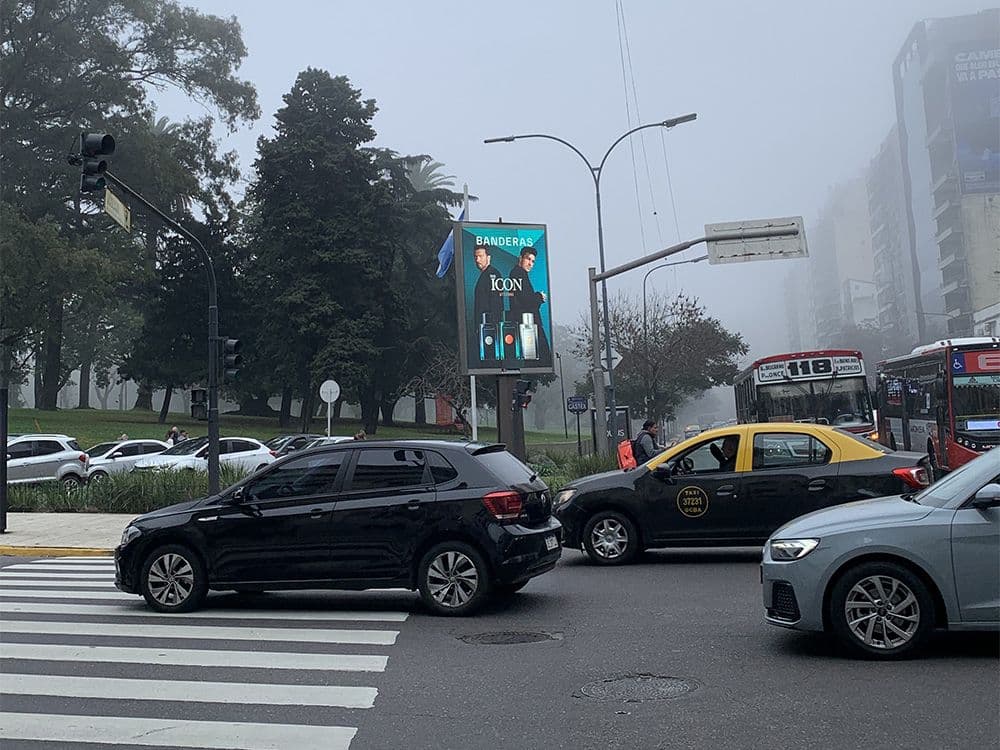 Las fragancias Banderas conquistaron Buenos Aires con su campaña DOOH en Taggify