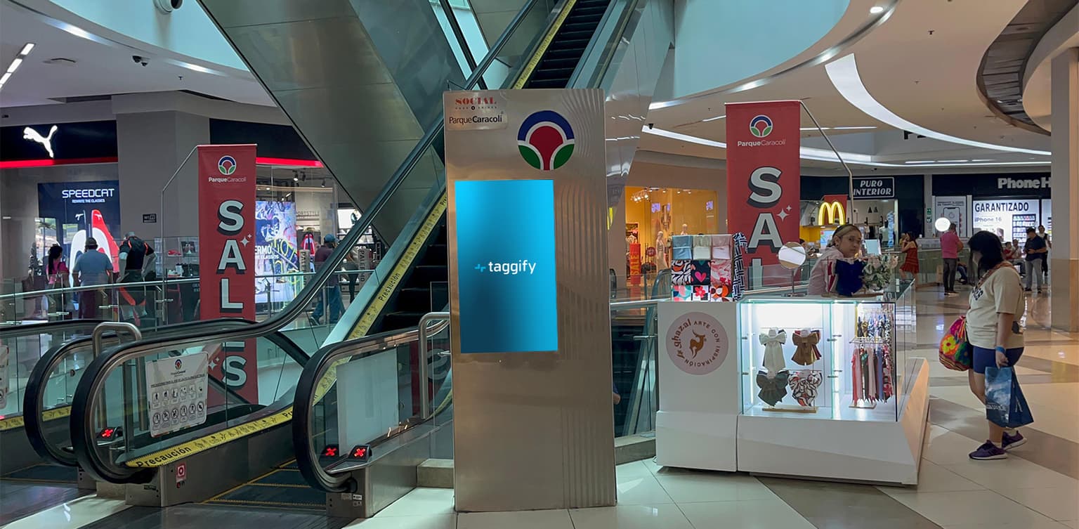 Bucaramanga - Centro Comercial - Caracoli - Totems - Floridablanca, Colombia