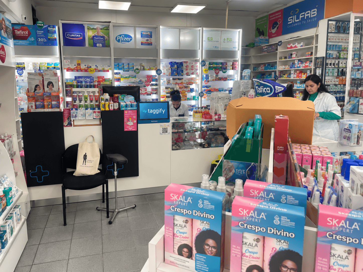 CABA - Villa Urquiza - Av. Nahuel Huapi 4281 - Farmacia - Villa Urquiza · Av. Nahuel Huapi 4281