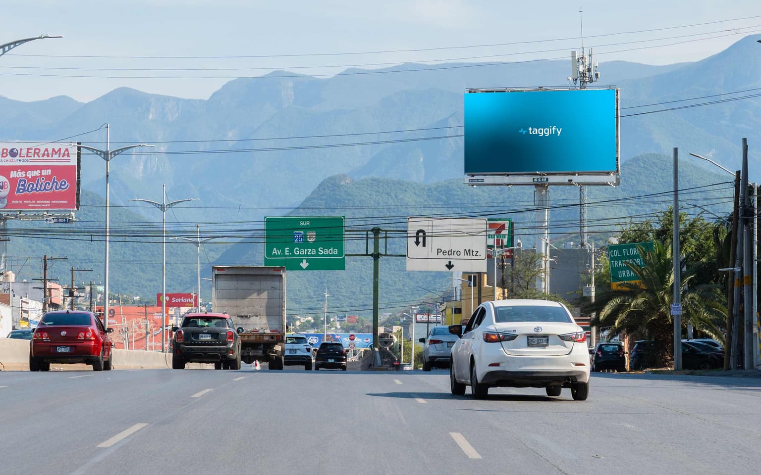 Monterrey - Av. Garza Sada Zona Tec. - Av. Garza Sada Zona Tec., Monterrey, Mexico