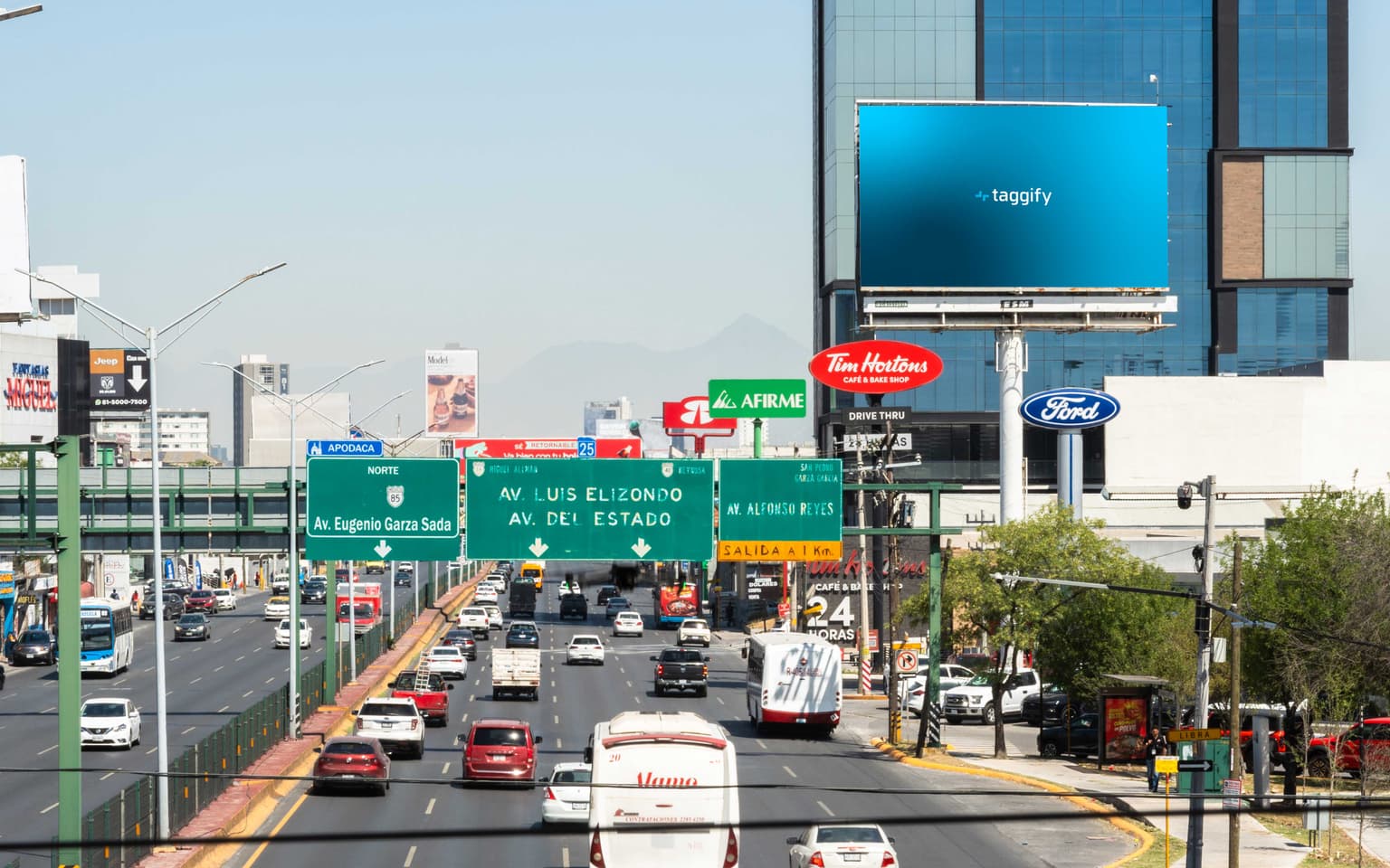 Monterrey - Av. Eugenio Garza Sada y Libra - Av. Eugenio Garza Sada y Libra, Monterrey, Mexico