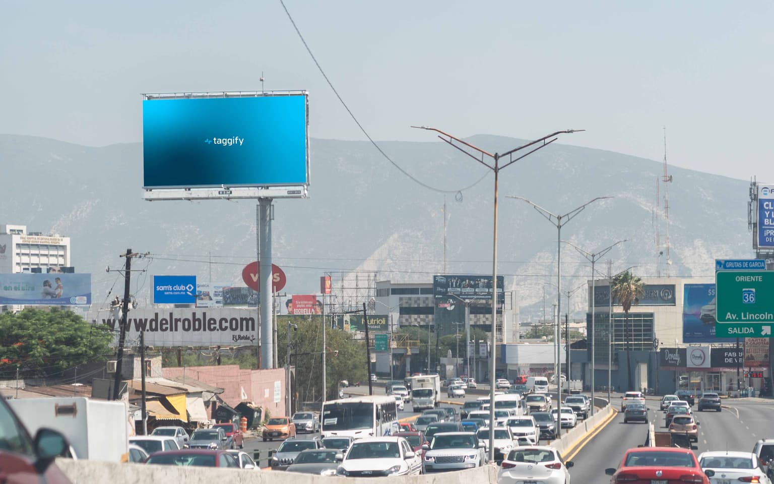 Monterrey - Av. Gonzalitos junto a Sams 300 - Av. Gonzalitos junto a Sams 300, Monterrey, Mexico