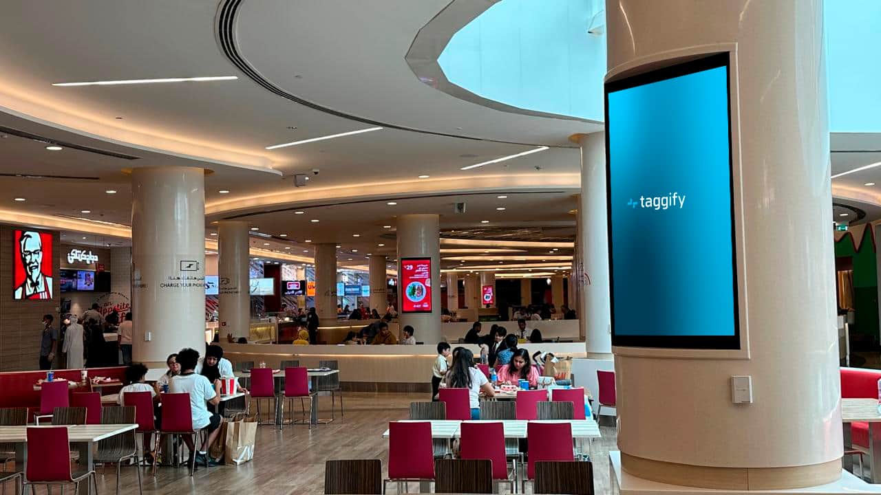 Dubai - Dubai Festival City - Foodcourt 11 Screens - Dubai · Dubai Festival City - Foodcourt 11 Screens