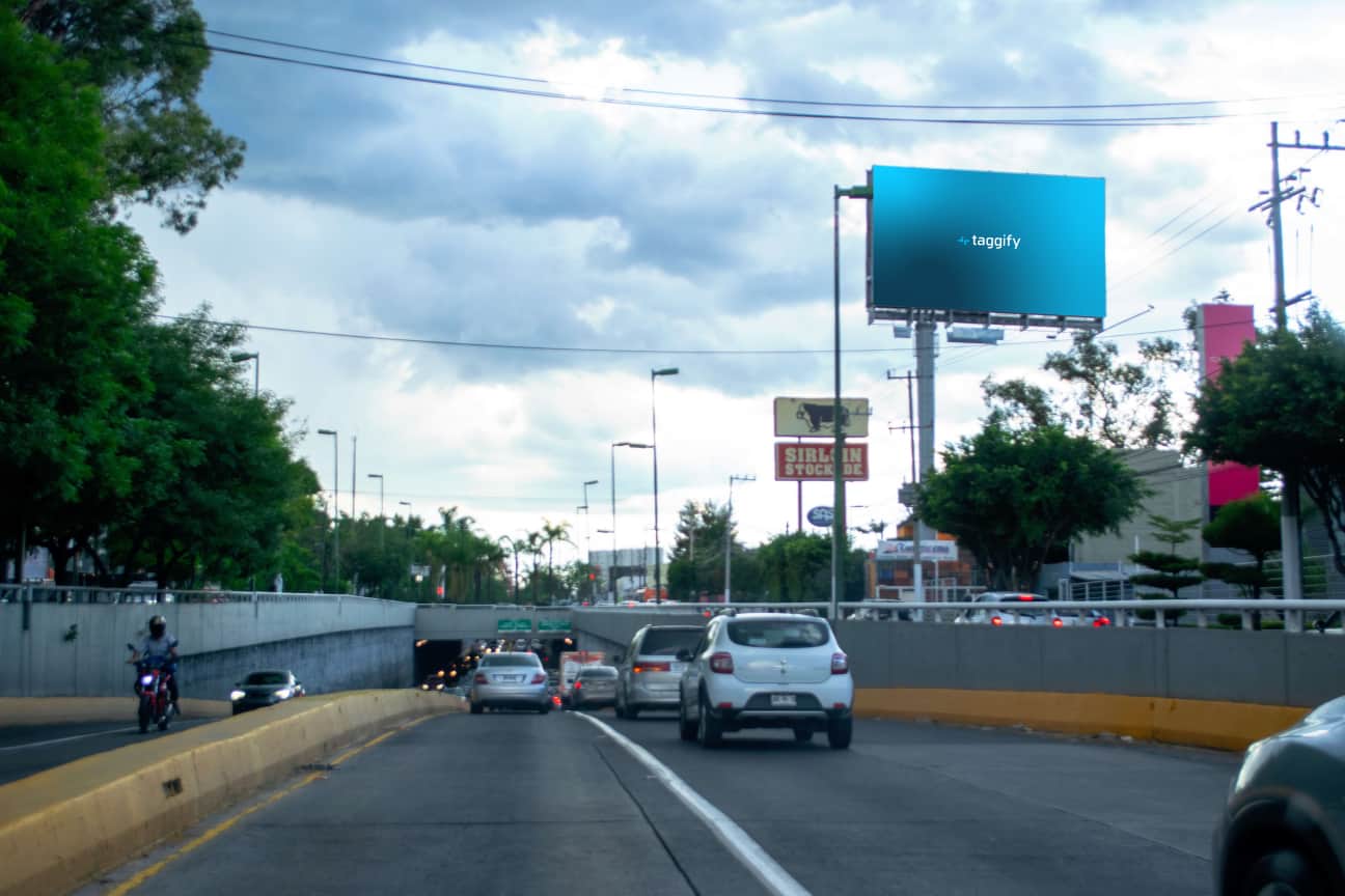 Guadalajara - Av. Vallarta y Galerias Guadalajara - San Juan de Ocotán · Av. Vallarta Y Galerias Guadalajara