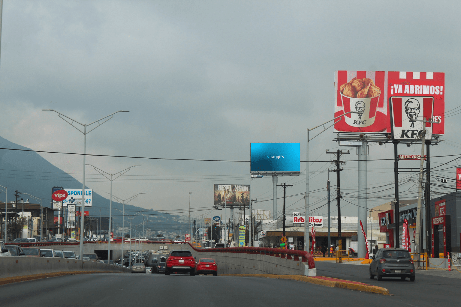 Monterrey - Av. Paseo De Los Leones - Cumbres 1a - 2a Sector V1 - Monterrey · Av. Paseo De Los Leones-cumbres 1a 2a Sector V1