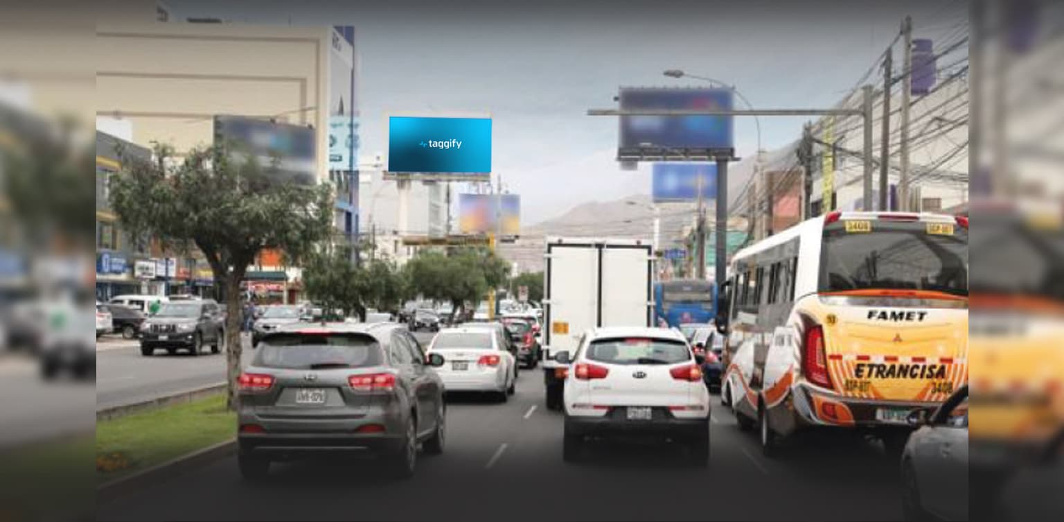 Lima - Santiago de Surco - Sur - Av. Primavera y Av. El Polo - Santiago de Surco - Sur - Av. Primavera y Av. El Polo, Santiago de Surco, Peru